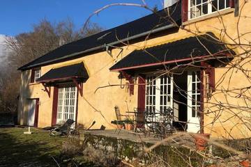 Location de vacances pour 10 personnes, avec jardin dans Lac des Settons