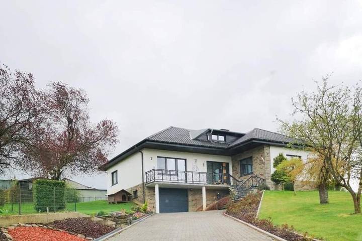 Location de vacances pour 6 personnes, avec jardin et vue, animaux acceptés à Burg-Reuland - 2