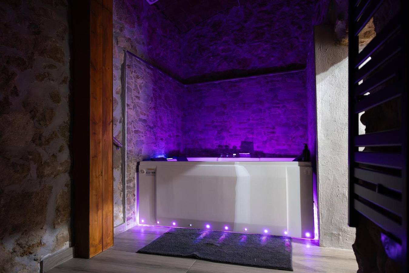 Casa de Campo 'Ca La Padrina' com Vista Montanha, Wi-Fi e Ar Condicionado in Terres de l'Ebre, Tarragona Província