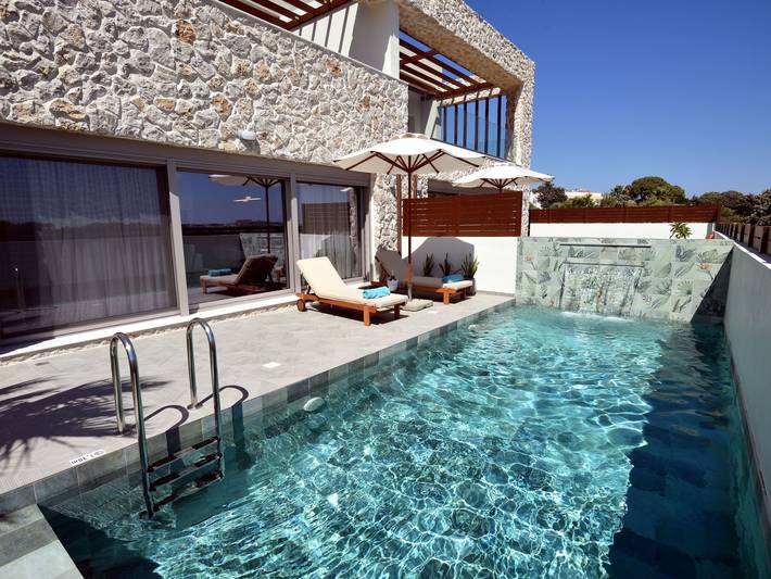 Ferienhaus für 2 Personen, mit Pool und Garten auf Rhodos