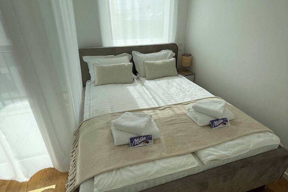 Ganze Wohnung, Elite Apartment \/ Quiet \/ Netflix \/ Elevator in Rodenkirchen, Köln