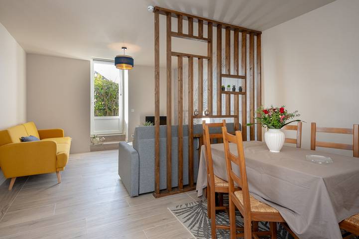 Hel lägenhet, Apartment 'La Maison Du Soyeux Ga' with Private Terrace, Wi-Fi and Air Conditioning in Fitilieu, Les Abrets-en-Dauphiné