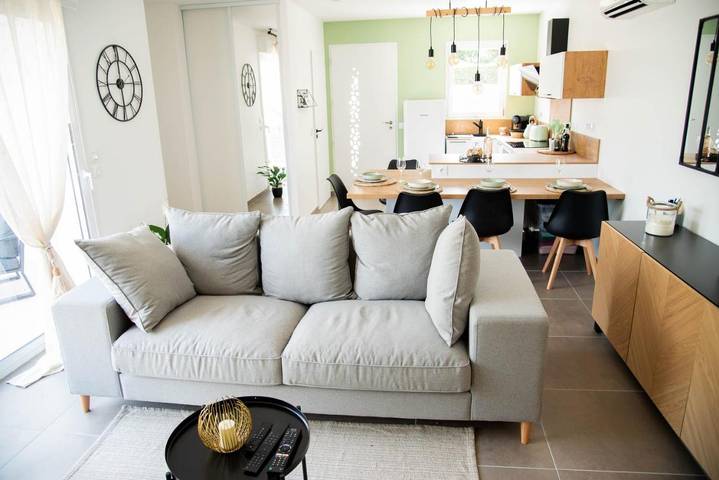 Location de vacances pour 4 personnes, avec Terrasse et Piscine à MUS