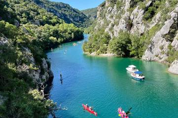 Station pour 5 personnes, avec piscine et balcon à Saint-Laurent-du-Verdon
