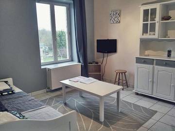 Gîte pour 4 personnes, avec terrasse ainsi que sauna et piscine, animaux acceptés à Mosnes