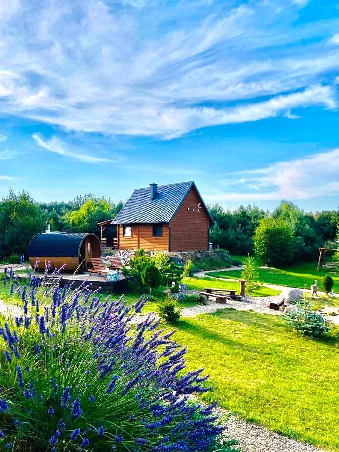 Gîte pour 2 personnes, avec Terrasse et Jardin ainsi que Piscine et Sauna dans Stężyca
