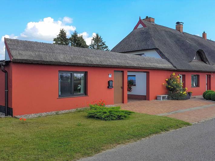 Ferienwohnung für 2 Personen, mit Garten und Ausblick sowie Seeblick in Stralsund Umland