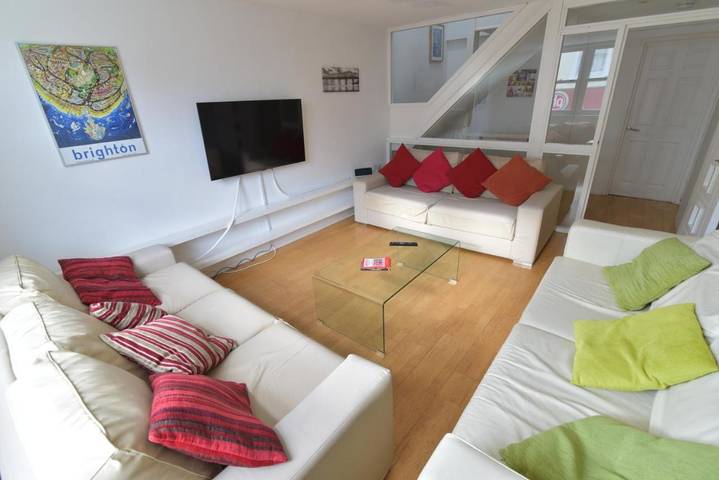Holiday rental for 8 people, with Terrace and Garden as well as View in Hove