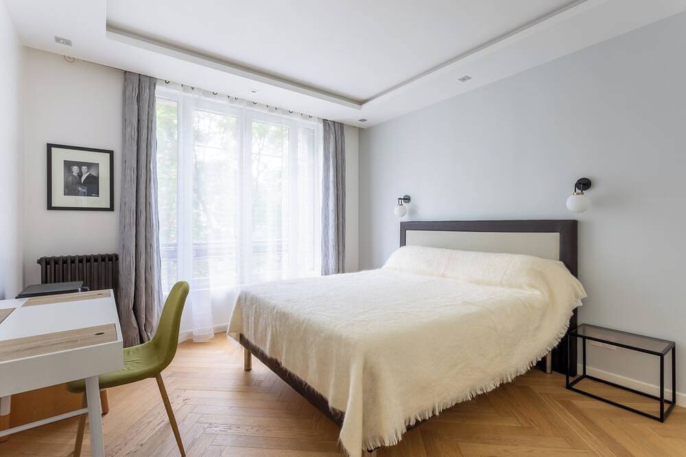 Apartamento entero, 4-room apartment Place de la Mairie and 8 minutes from Paris Gare Saint Lazare in Bois-Colombes, Altos del Sena