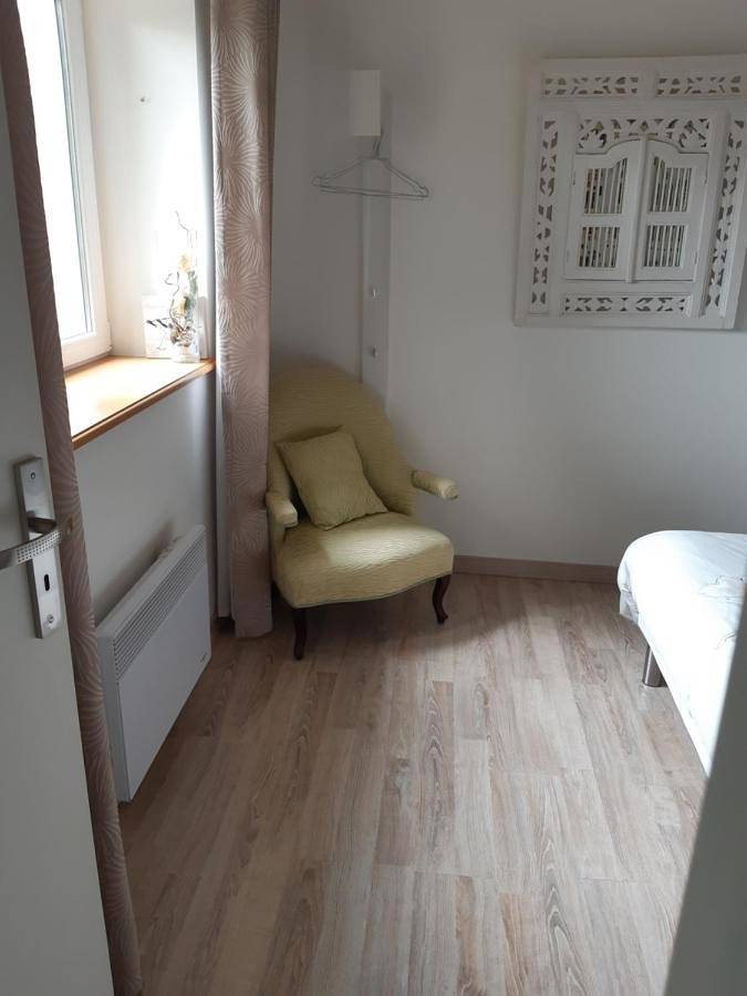 Standard Double Room with Shared Bathroom in Culhat, Région de Thiers