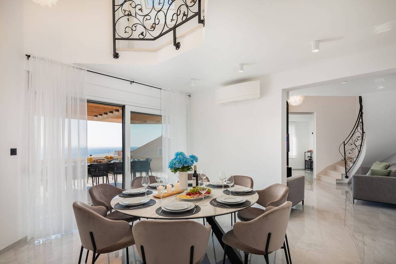 Luxury Villa Leisure Seaside Brac with Pool in Milna, Brac