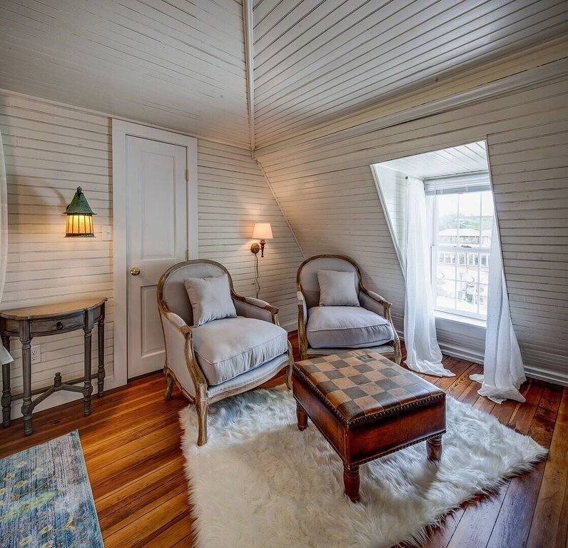 Ganze Wohnung, Fairytale Loft Suite | 1 bed, 1 bath Luxury Apartment in Downtown Belmont in Albemarle County