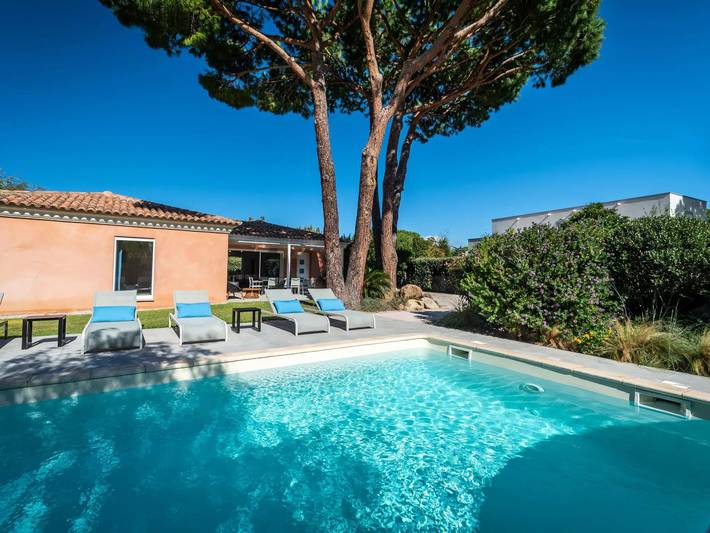 Villa pour 2 personnes, avec piscine ainsi que jardin et sauna à Calvi - 2