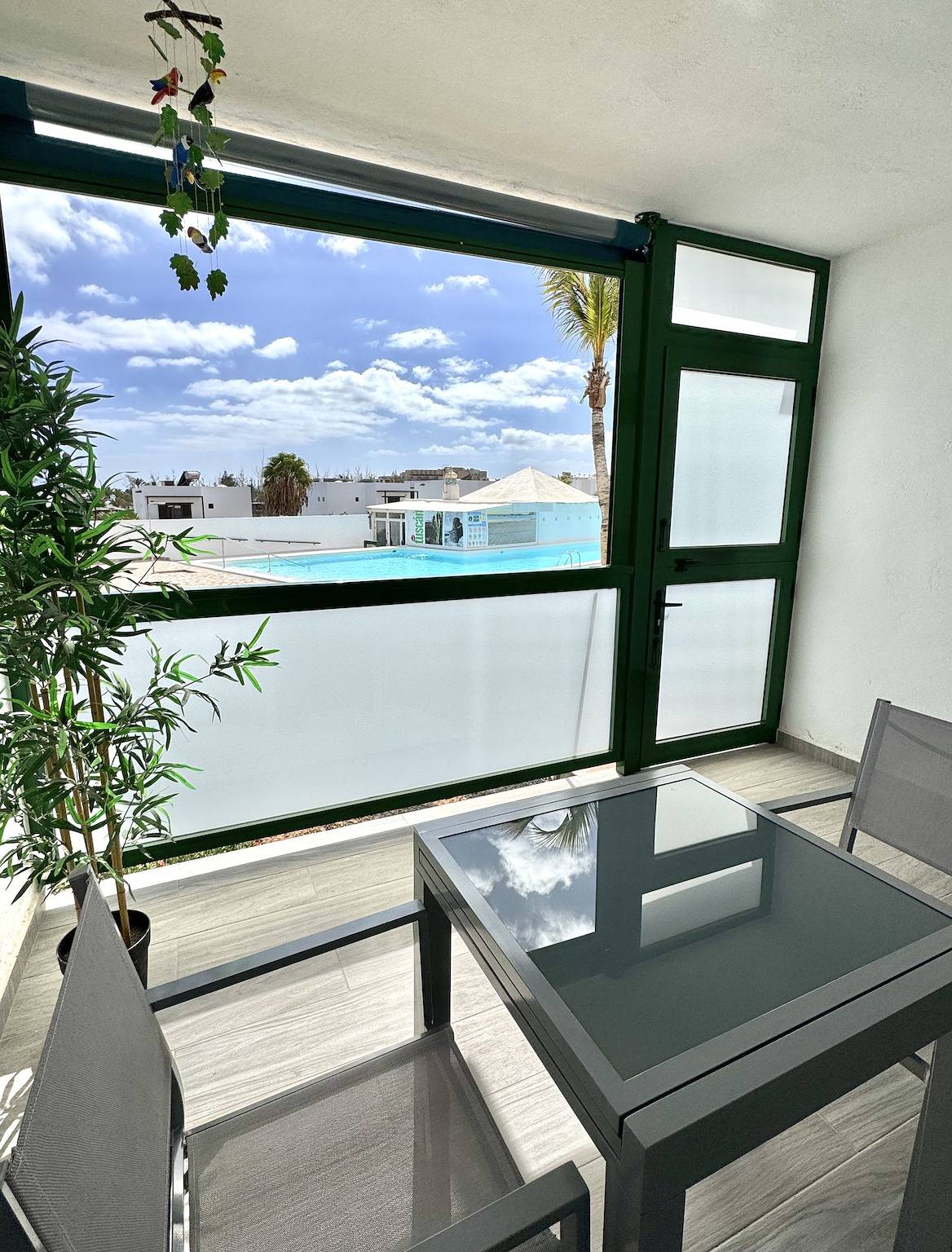 Entire apartment, Casahost Ocean Blue Pool View in Playa Bastián, Teguise