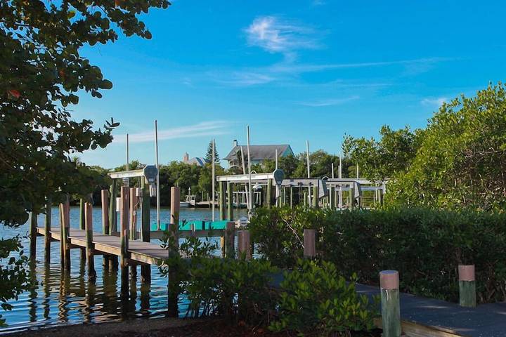 Vacation rental for 12 people in Little Gasparilla Island