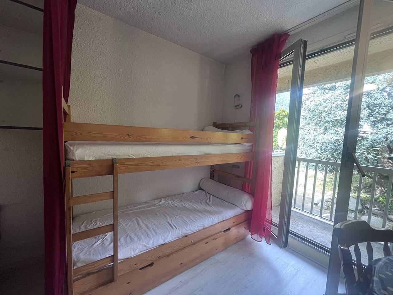 Appartement entier, Studio charmant avec balcon face aux montagnes in Cauterets, Parc national des Pyrénées