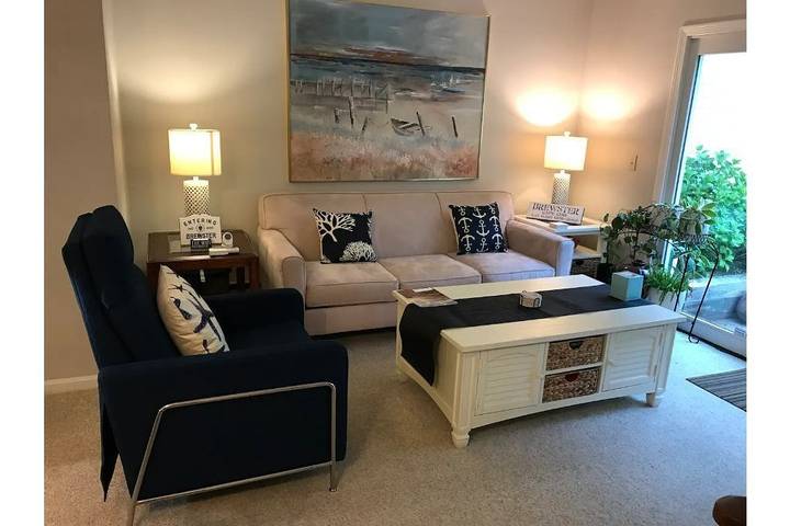 Vacation rental for 5 people, with pool and hot tub as well as sauna and yard in Brewster