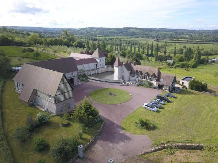Cottage pour 12 personnes, avec vue et jardin, animaux acceptés à Lessard-et-le-Chêne