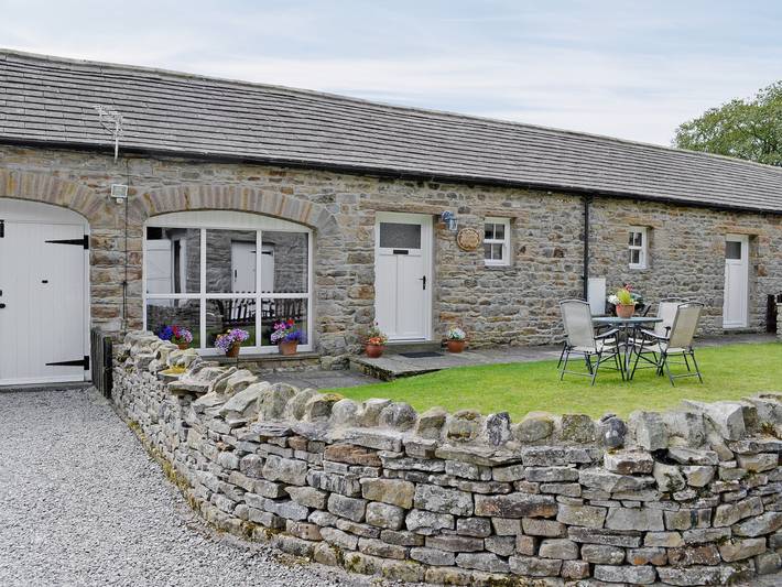 Cottage for 5 people, with garden, with pets in Yorkshire Dales National Park