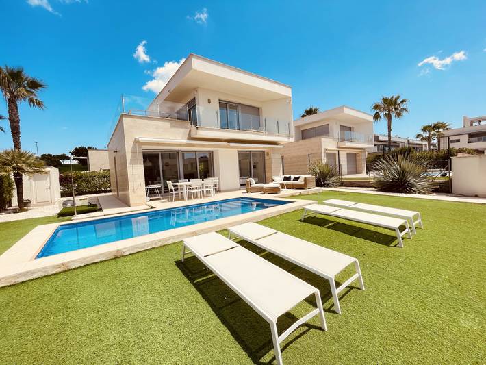 Casa rural para 4 personas, con Balcón además de Terraza y Jardín en Orihuela