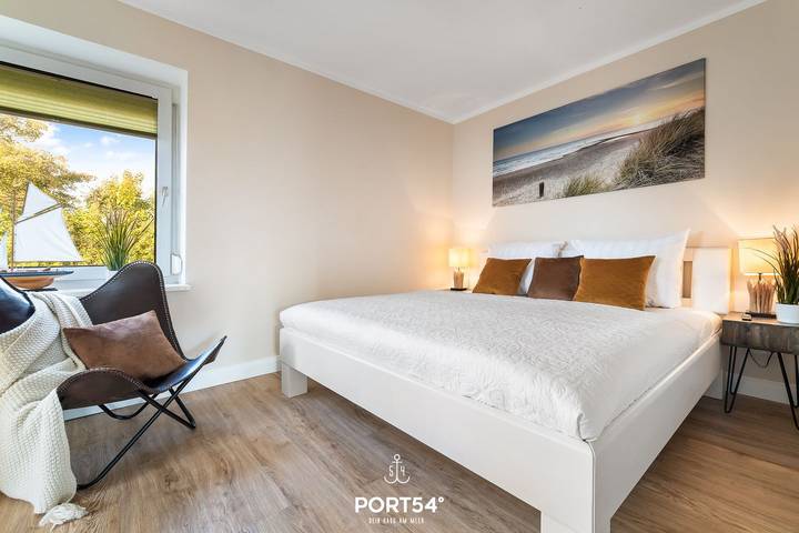 Ganze Wohnung, Deck 6 - für 3 Personen, 1. Og, Balkon, zentrale Lage, ideal für Fahrradausflüge in Büsum, Kreis Dithmarschen