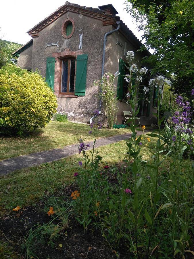 Location de vacances pour 3 personnes, avec jardin et vue à Labarthe-Bleys - 2
