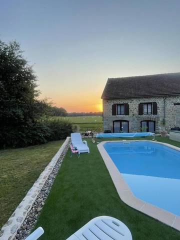 Gîte pour 4 personnes, avec piscine et jardin dans la Creuse