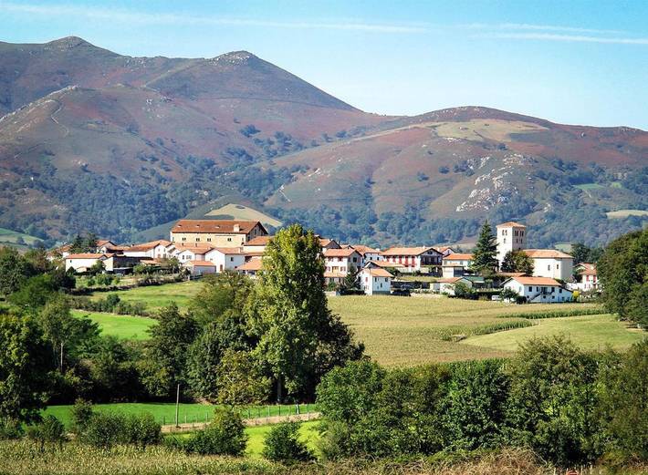 Gîte pour 4 personnes, avec piscine et terrasse ainsi que jacuzzi et jardin à Macaye - 3