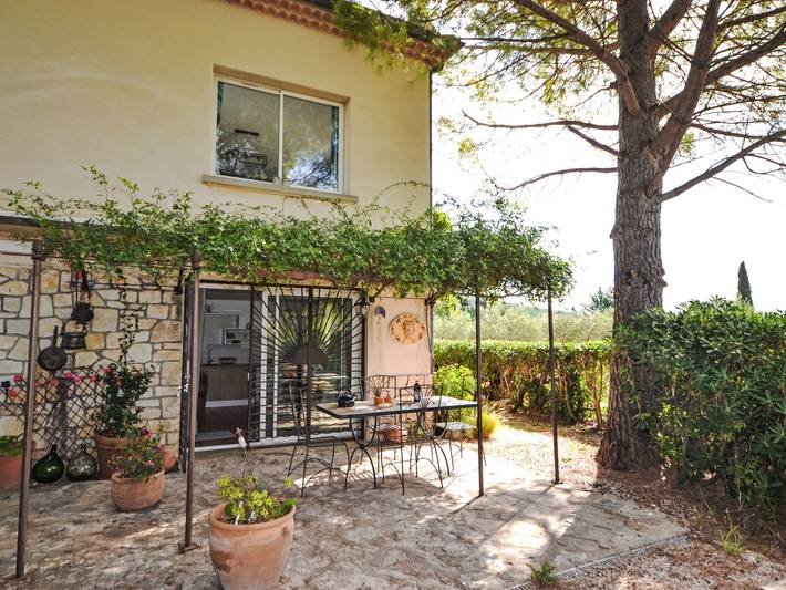 Gîte pour 4 personnes, avec terrasse à Peypin-d'Aigues