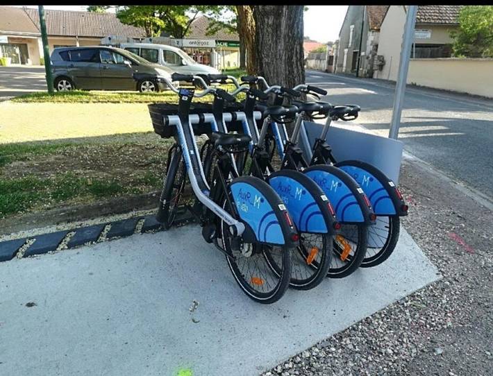 Location de vacances pour 8 personnes, avec jardin et piscine à Gurgy - 4