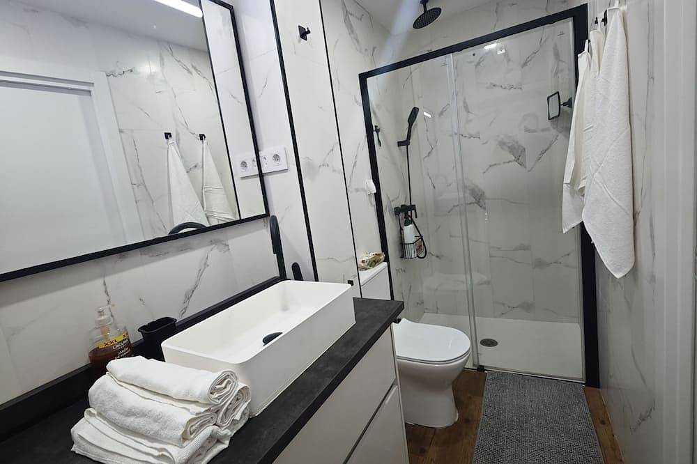 Entire apartment, Stylish Alcobendas Studio Seasonal in Alcobendas, Madrid Province
