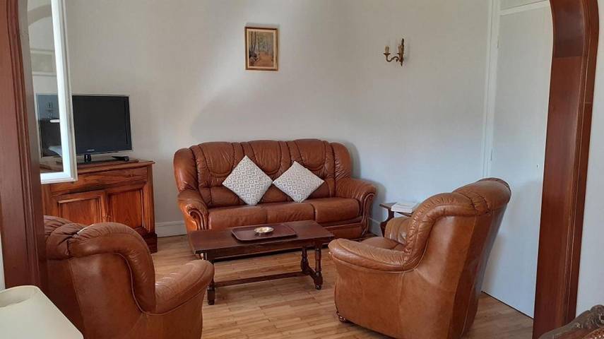 Location de vacances pour 5 personnes, avec vue et jardin à Plazac - 3