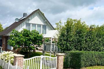 Ferienhaus für 11 Personen, mit Whirlpool und Sauna sowie Garten in Hooksiel