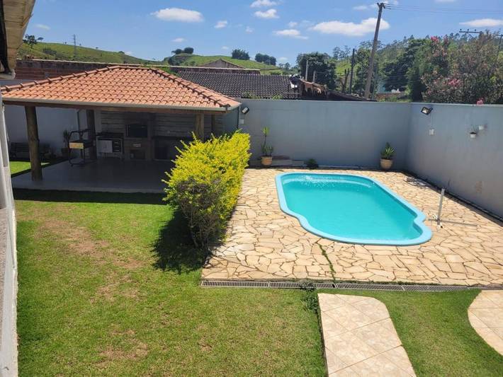 Casas e apartamentos de temporada para 8 pessoas, com vista e piscina em Guaratinguetá