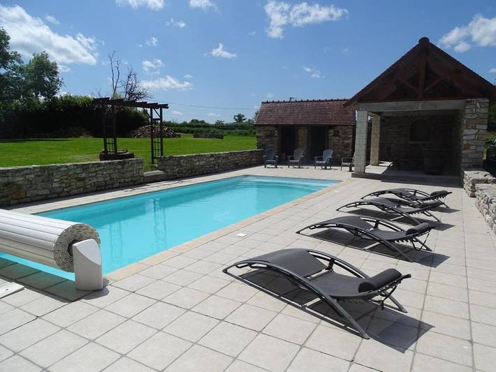 Location de vacances pour 4 personnes, avec piscine ainsi que jardin et vue à Prissac - 2