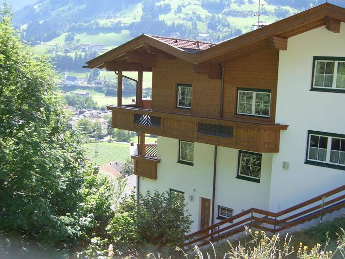 Ferienwohnung für 4 Personen, mit Balkon und Terrasse sowie Ausblick in Hainzenberg - 2
