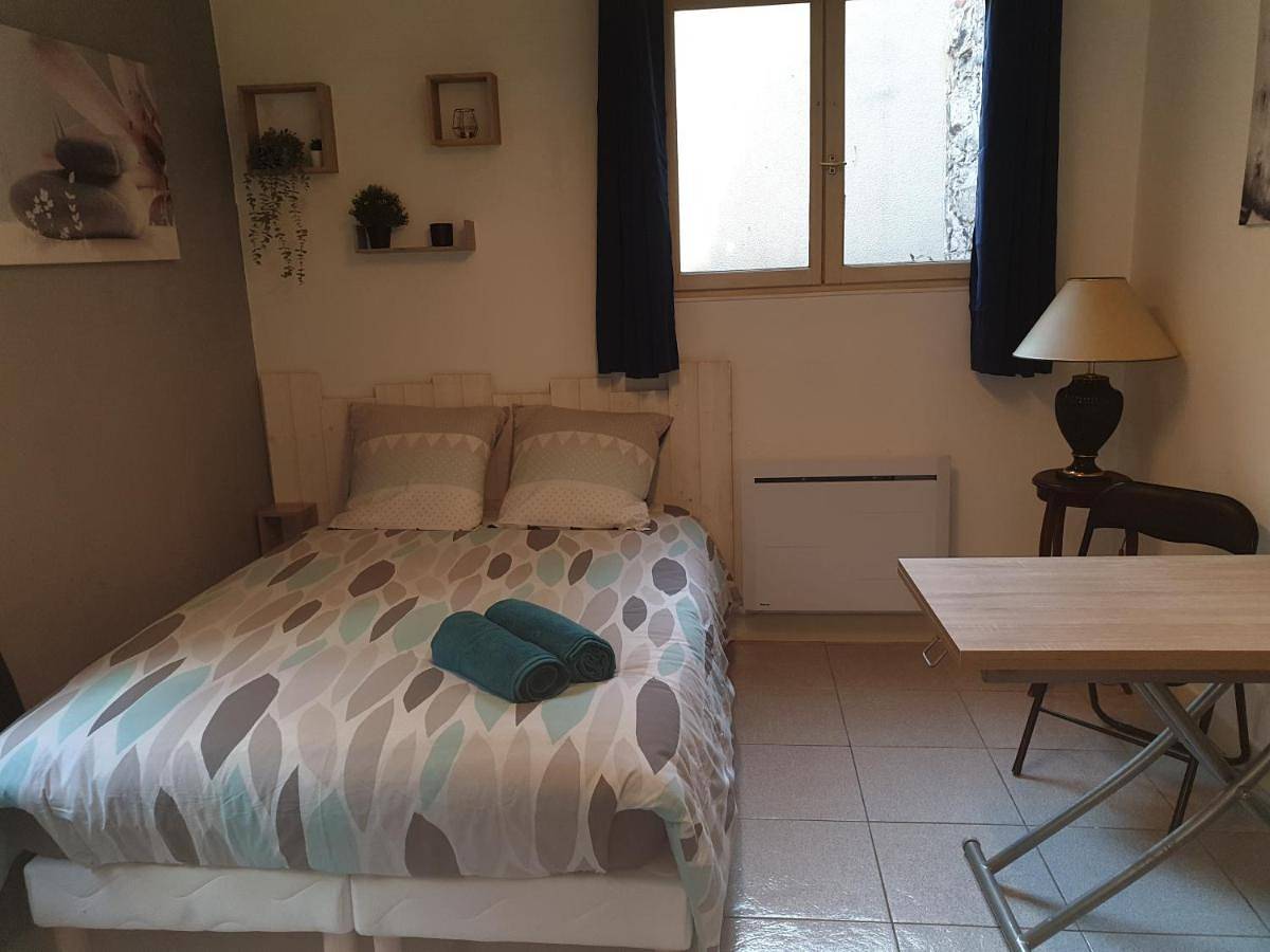 Appartement entier, One-Bedroom Apartment in Senlis, Oise
