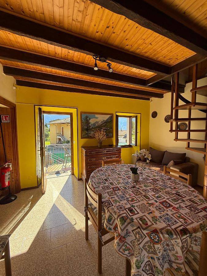 Casa del Borgo Pregasio Garden and view by Gardadomusmea in Pregasio, Tremosine