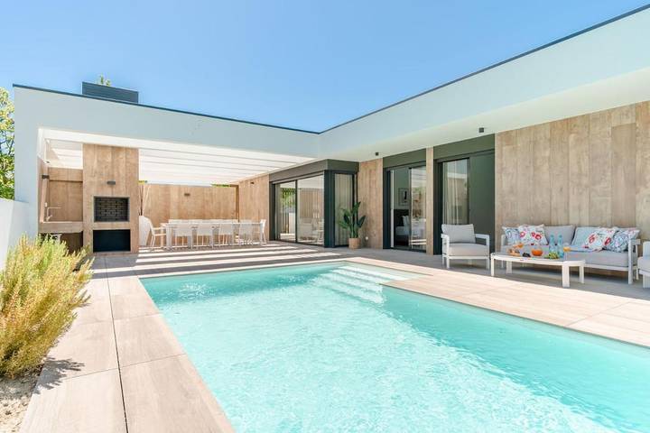 Location de vacances pour 8 personnes, avec Balcon et Terrasse ainsi que Piscine et Vue dans Lagoa de Albufeira