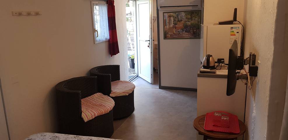 Chambre d’hôte pour 2 personnes, avec jardin dans le Var - 2