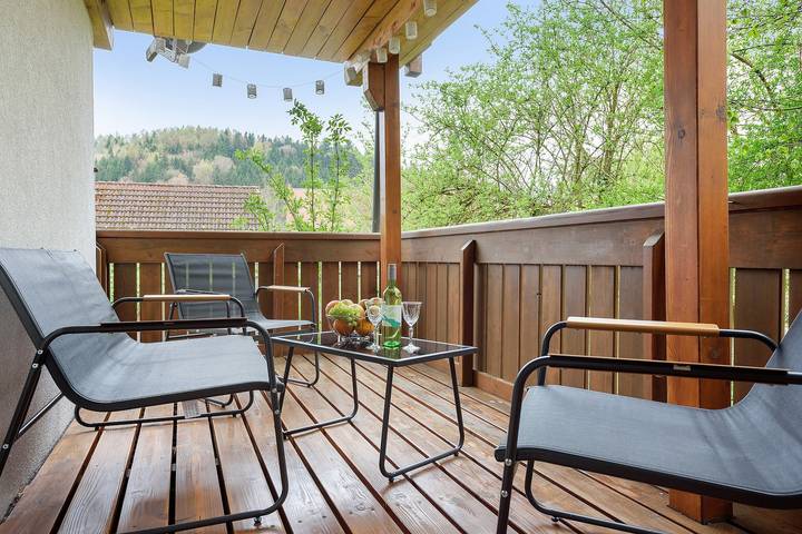 Ganze Wohnung, Premium Apartment 'Grünes Tal - Seenah' mit Gemeinschaftsgarten, Balkon und Wlan in Stockach, Landkreis Konstanz