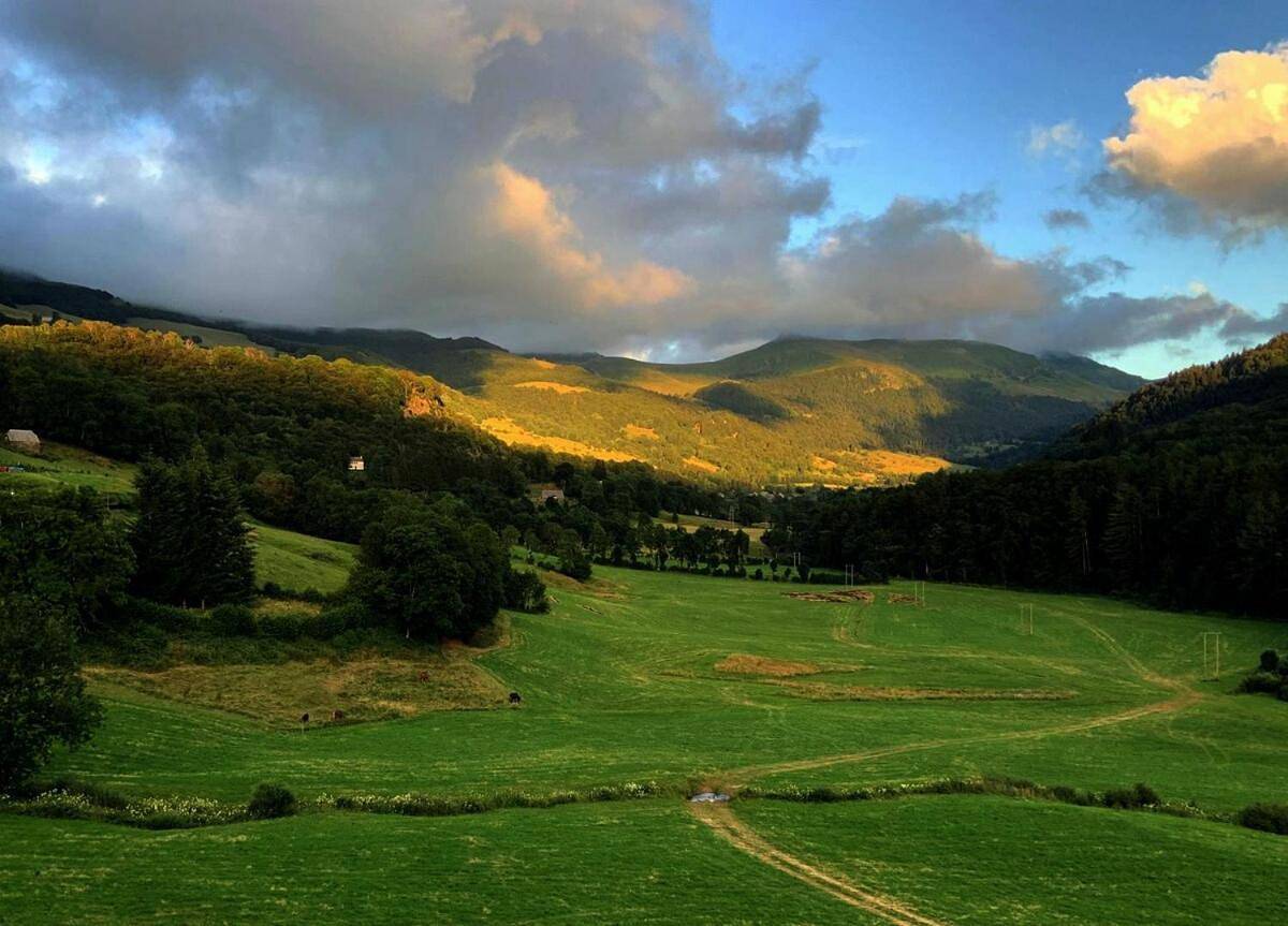 Belle maison au pied du Puy Mary in Le Falgoux, Parc naturel régional des Volcans d'Auvergne