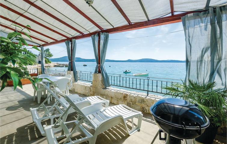 Location de vacances pour 4 personnes, avec terrasse, animaux acceptés à Slano - 4