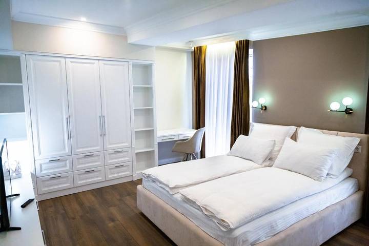 Dom gościnny dla 16 osób, z ogród i basen oraz widok i sauna w Mołdawia