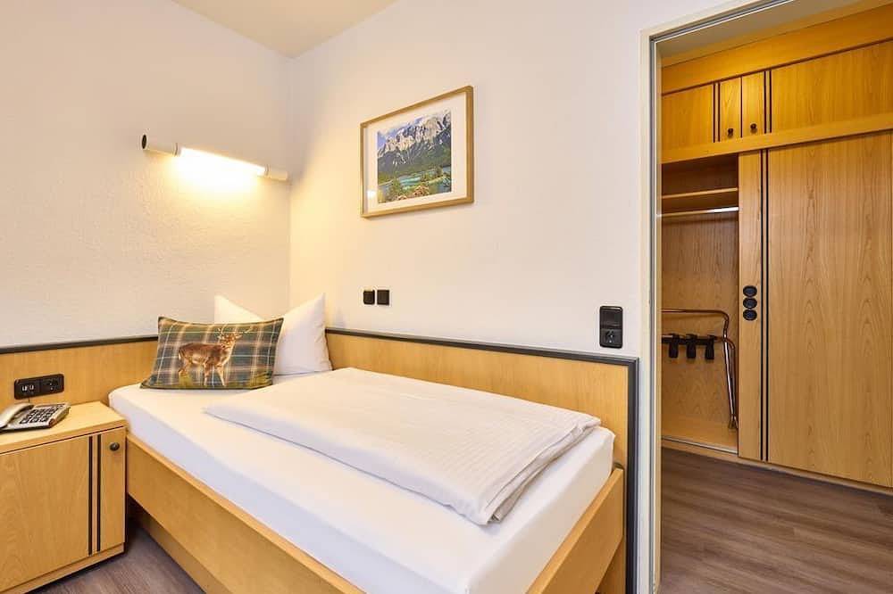 Einzelzimmer Standard - Aura Hotel Saulgrub Gmbh in Saulgrub, Bayerische Alpen