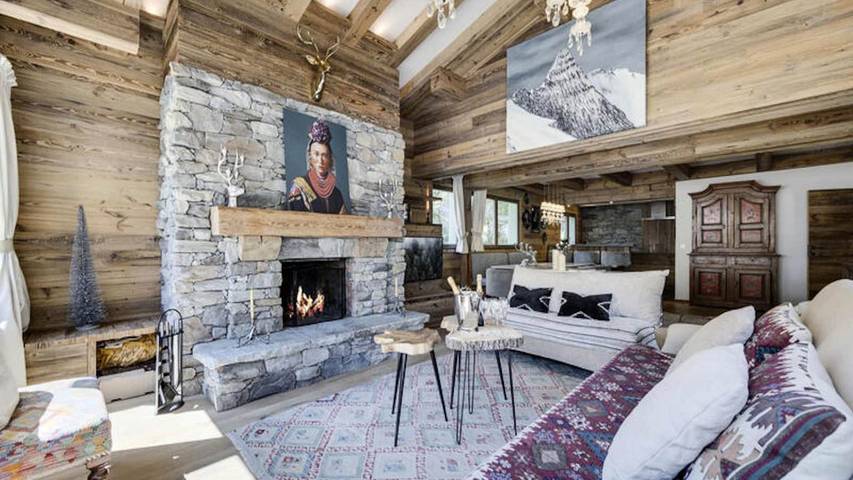 Location de vacances pour 15 personnes, avec piscine ainsi que sauna et balcon à Val-d'Isère