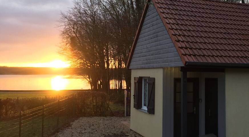 Gîte pour 6 personnes, avec terrasse et vue sur le lac dans Lac de Der-Chantecoq (Giffaumont-Champaubert)