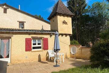 Location de vacances pour 2 personnes, avec piscine et jardin, animaux acceptés à Nabirat