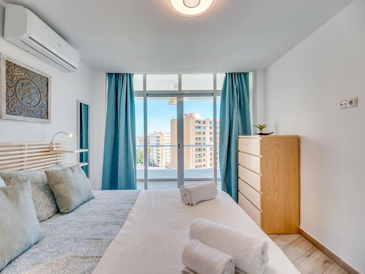 Entire holiday apartment, Vb Diana 1Br views to the marina and mediterranean in Benalmádena Costa, Benalmádena