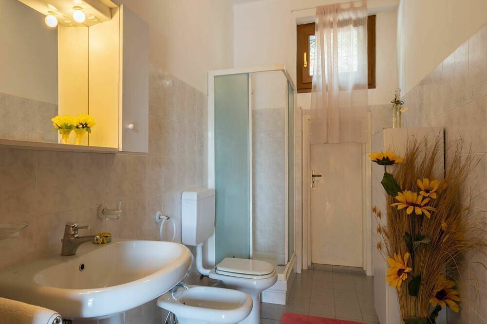 Ganze Wohnung, Gemütliche Wohnung für 5 Gäste mit  W-Lan, Tv, Terrasse und Panoramablick in Pietrabruna, Riviera di Ponente